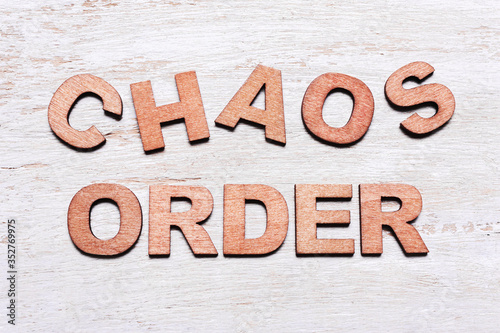 Obraz na płótnie The words order and chaos.