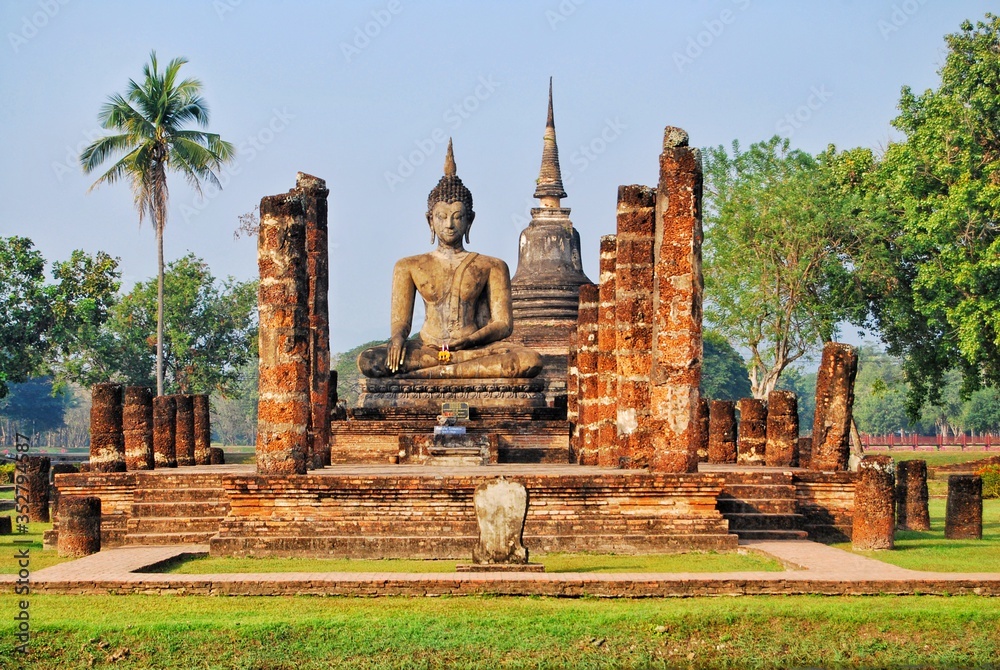 Fototapeta premium Mahathat Temple in the Sukhothai Historical Park, One of Thailand’s most impressive World Heritage sites. It is near the city of Sukhothai, THAILAND.