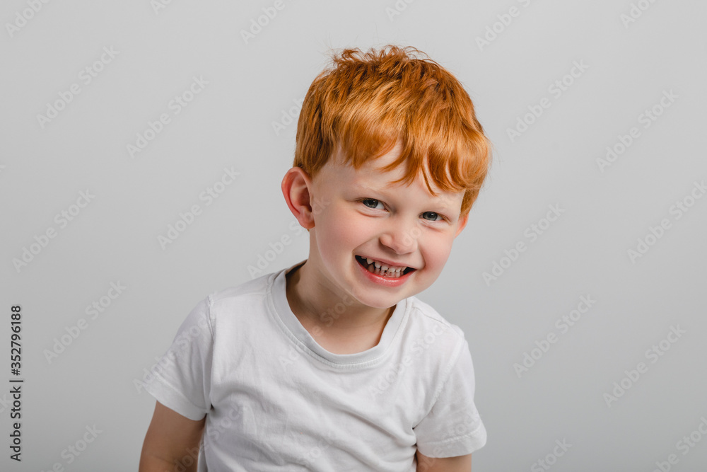 Rothaariger Junge Rothaariger Junge