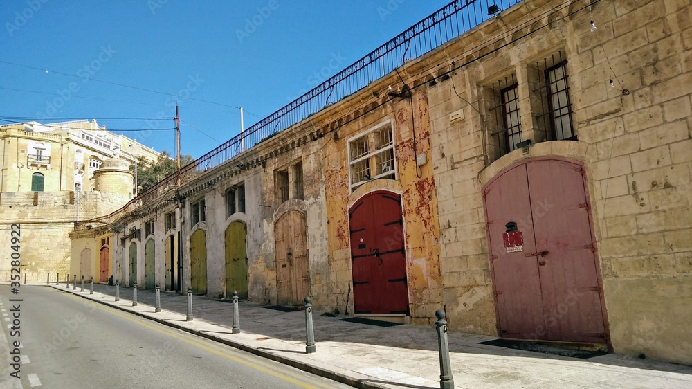 Portones coloridos en La Valleta
