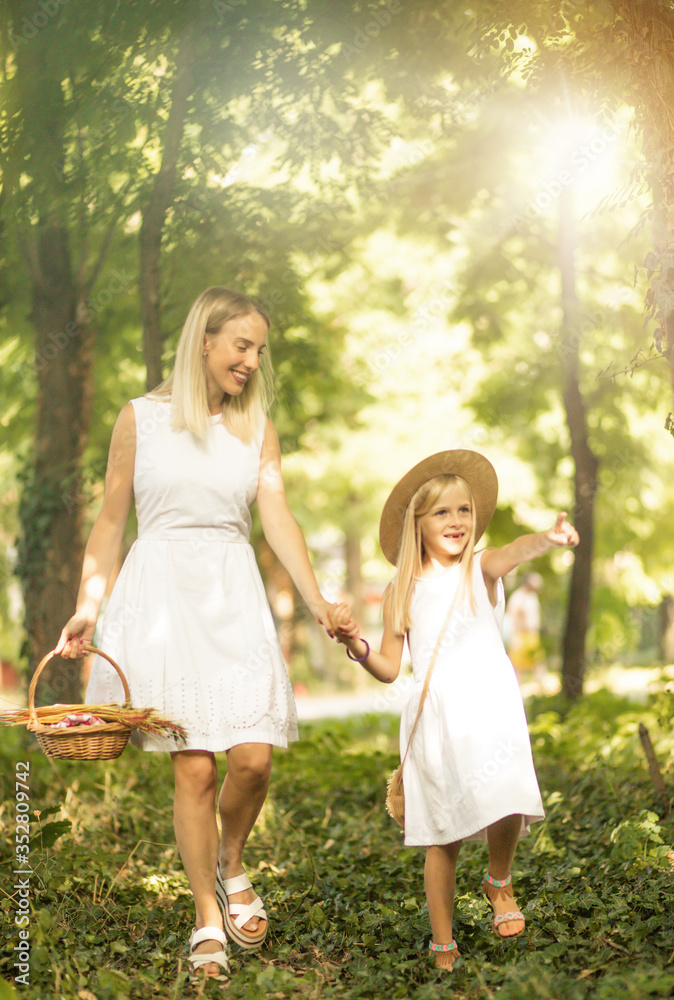 Naklejka premium Lets go there.