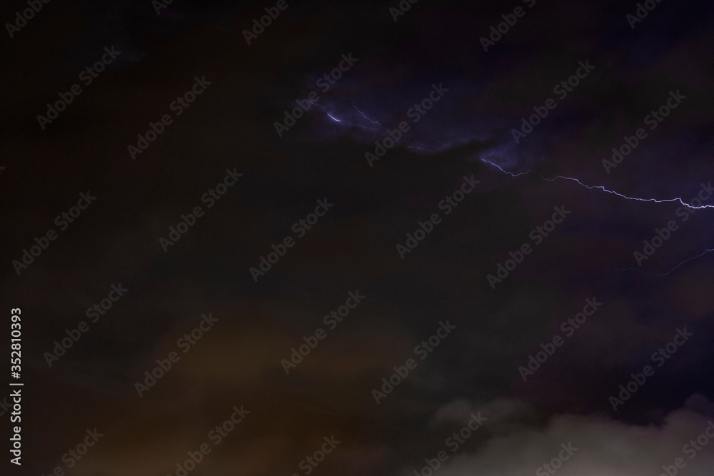 Φωτογραφία 夜空に走る雷