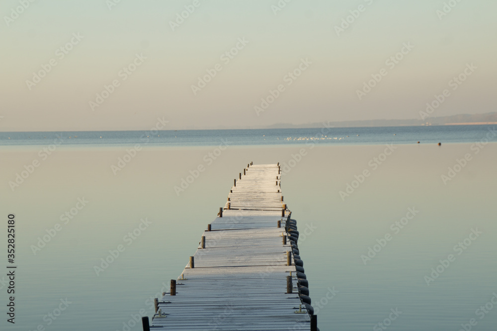 Fototapeta premium pier in the sea