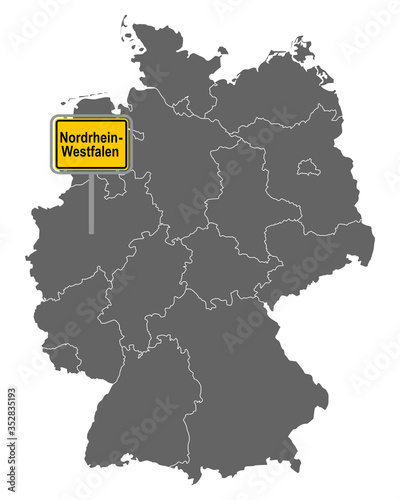 Landkarte von Deutschland mit Ortsschild von Nordrhein-Westfalen