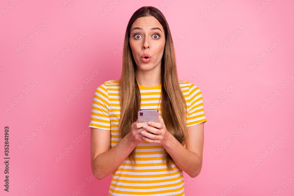 Close-up portrait of her she nice attractive lovely pretty cute amazed cheery girl using digital 5g comment feedback share pout lips isolated over pink pastel color background Close-up portrait of her she nice attractive lovely pretty cute amazed cheery girl using digital 5g comment feedback share pout lips isolated over pink pastel color background