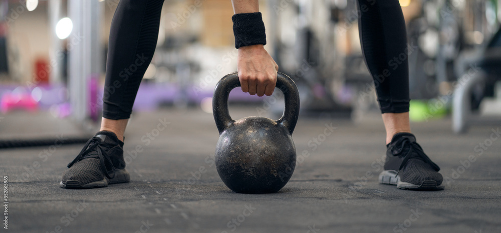 Obraz premium Gotowy do treningu na siłowni i zajęć fitness