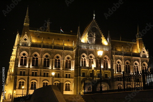 Budapest di notte