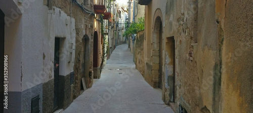 Narrow medieval Spainish street © Gary