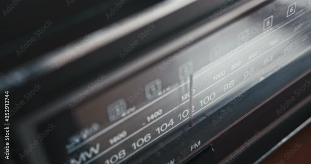 Tunning in old radio 