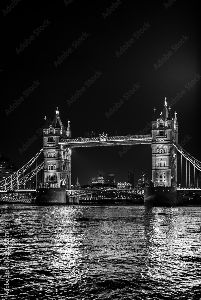 London tower Bridge at Night