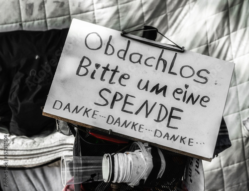 Obdachlos Spende Almosen Schild photo