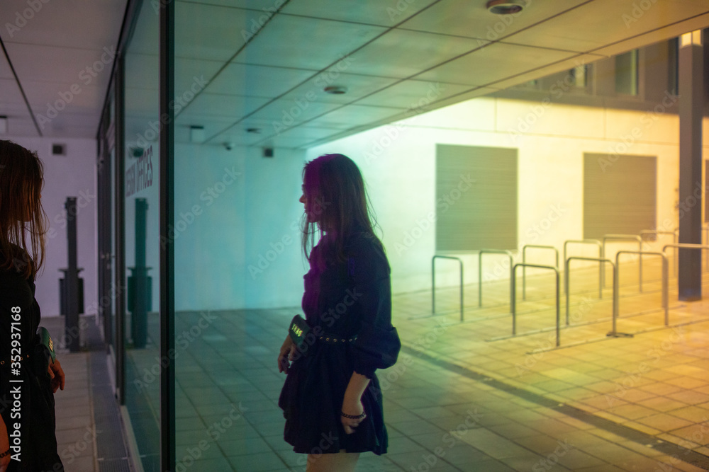 schöne Frau in der Stadt Berlin