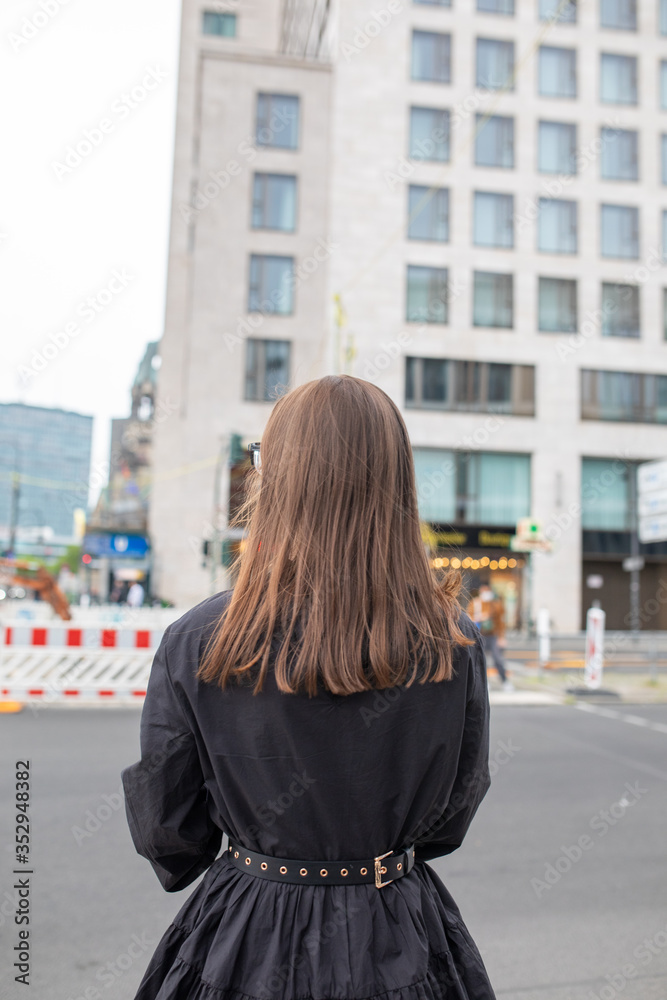 schöne Frau in der Stadt Berlin schöne Frau in der Stadt Berlin