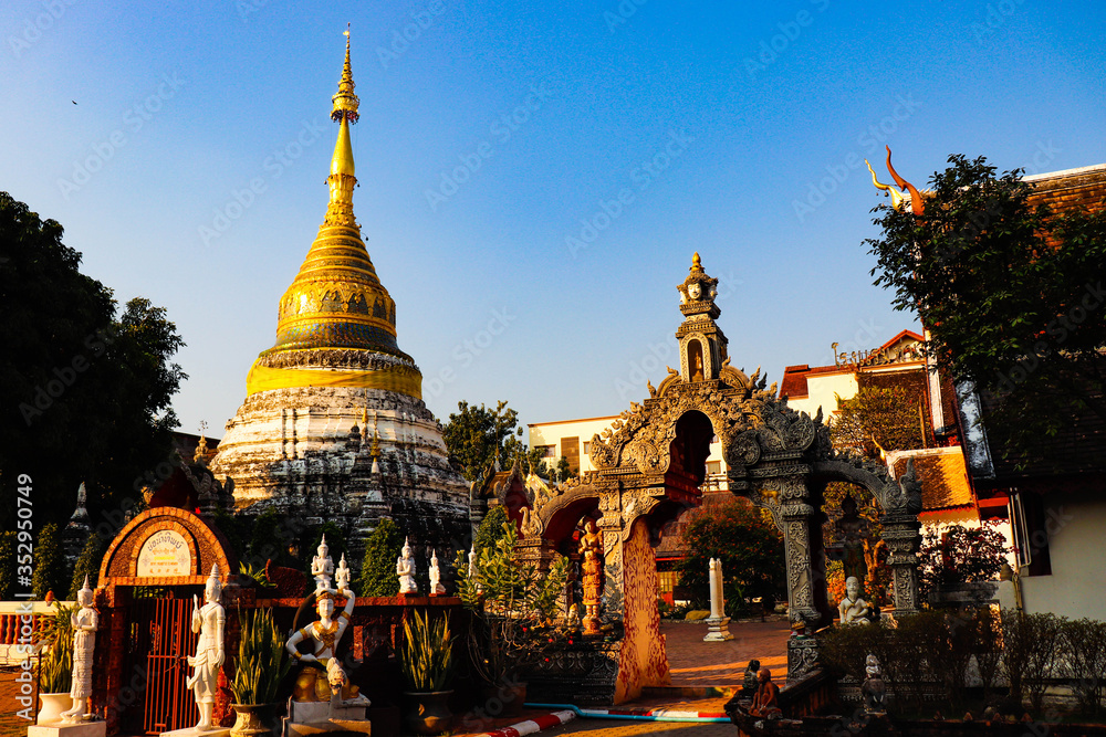 Fototapeta premium A beautiful view of buddhist temple at Chiang Mai, Thailand.
