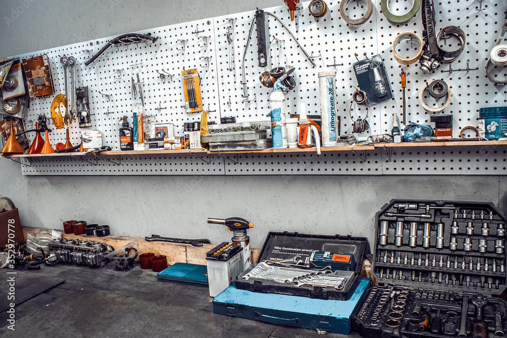 Maintenance station, motorcycle repair, car repair, mechanical equipment, tools in the workshop