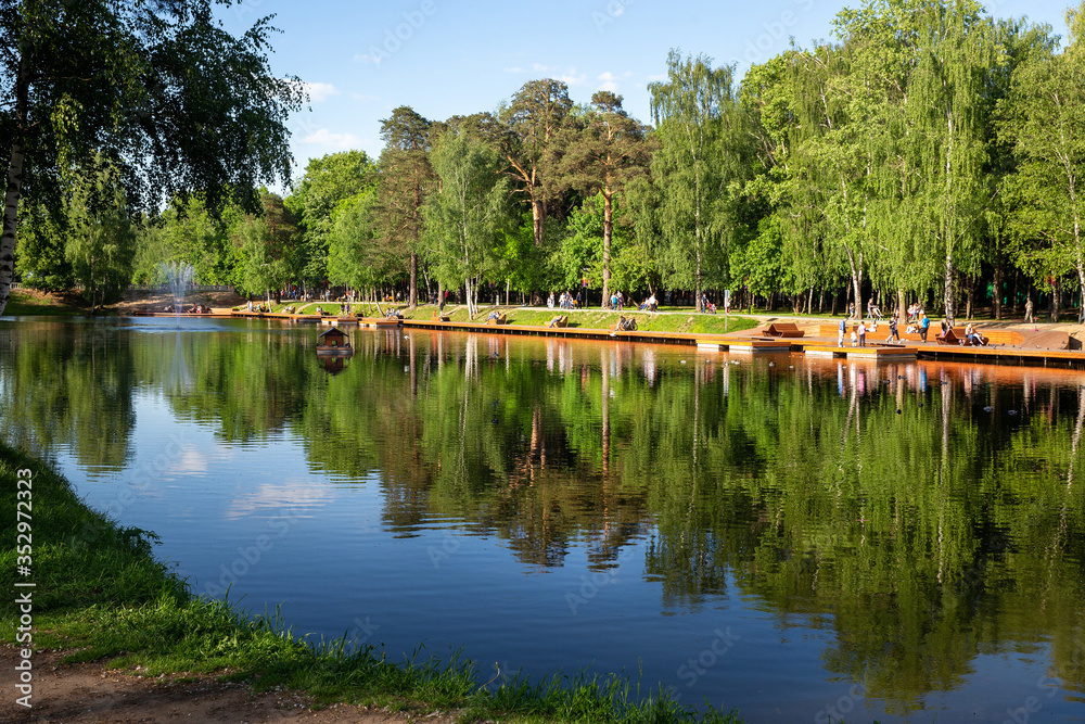Naklejka premium Ivanovo Ponds in Krasnogorsk at summer