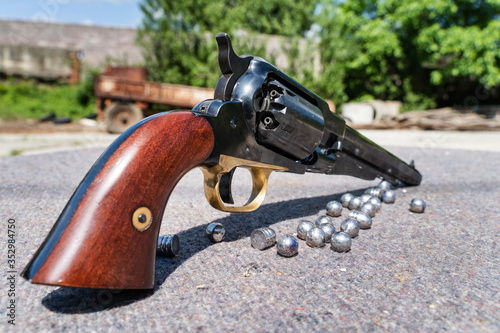 Bild auf Leinwand Old black powder Percussion Army Revolver vintage gun replica Civil War Old wild