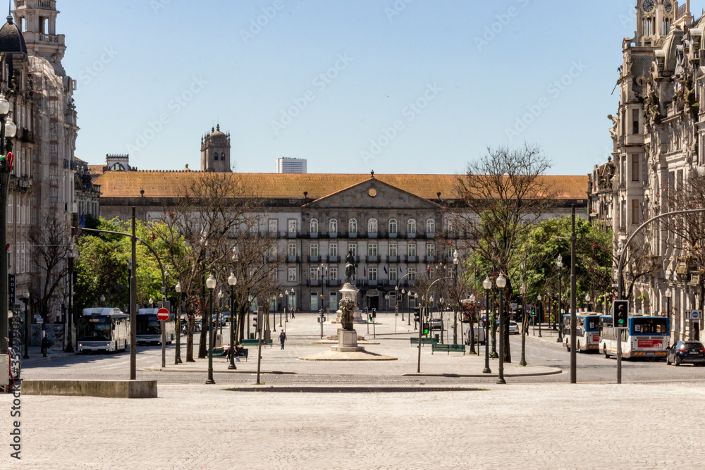 The Praca da Liberdade (Freedom Square), at Avenida dos Aliados, or the Avenue of the Allies, on a line of Art Deco and Art Nouveau facades, Porto, Portugal.