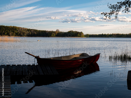 Fototapeta Naklejka Na Ścianę i Meble -  Boat on the lake