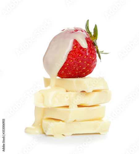Obraz na plátně Tasty strawberry with chocolate on white background