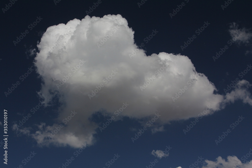 Obraz premium blue sky and clouds