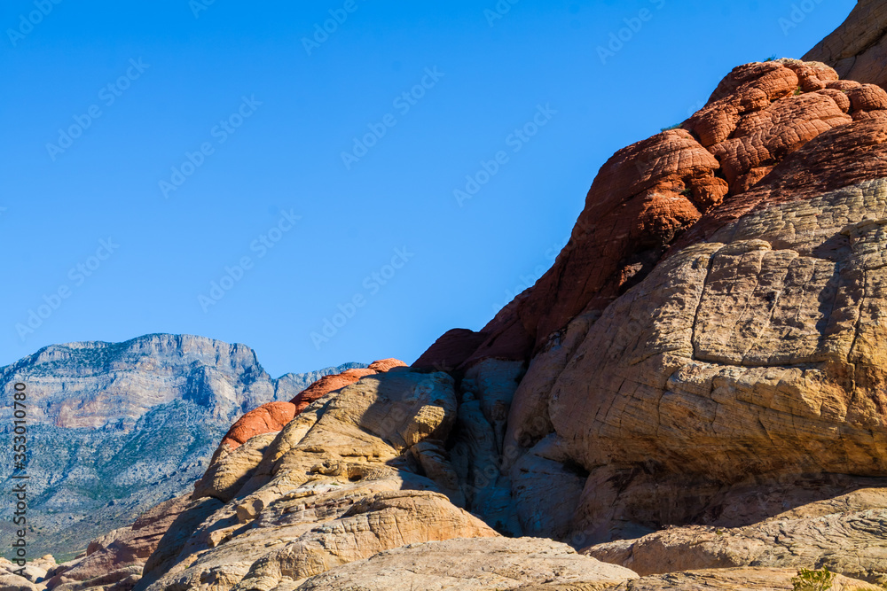 Naklejka premium Patterns of Erosion in The Aztec Sandstone of The Calico Hills and Turtle Head Peak, Red Rock NCA, Las Vegas, Nevada, USA