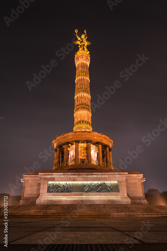 Siegessäule in Berlin photo