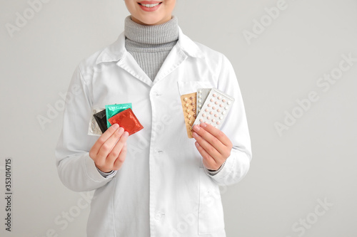 Female gynecologist with di...