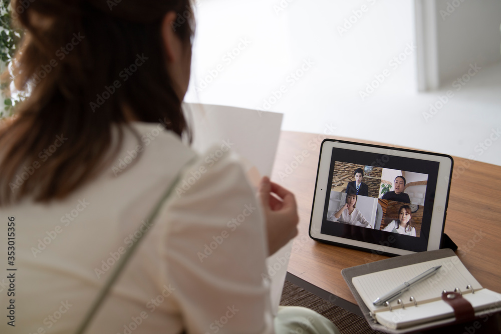 タブレットを使用したオンライン会議 タブレットを使用したオンライン会議