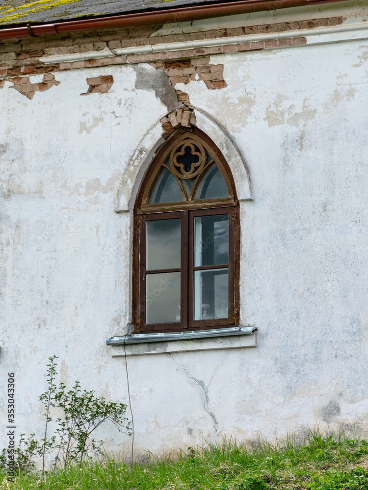 Fototapeta premium arched windows on a white church wall