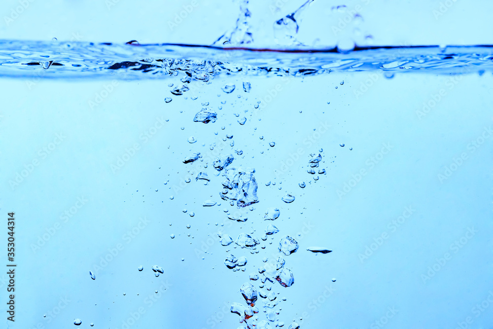 清らかで冷たそうなな水.エコイメージ 清らかで冷たそうなな水.エコイメージ