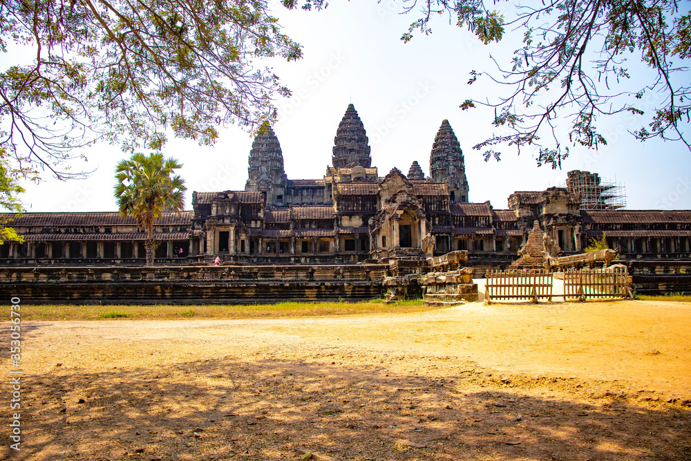 Obraz premium A beautiful view of Angkor Wat temple at Siem Reap, Cambodia.