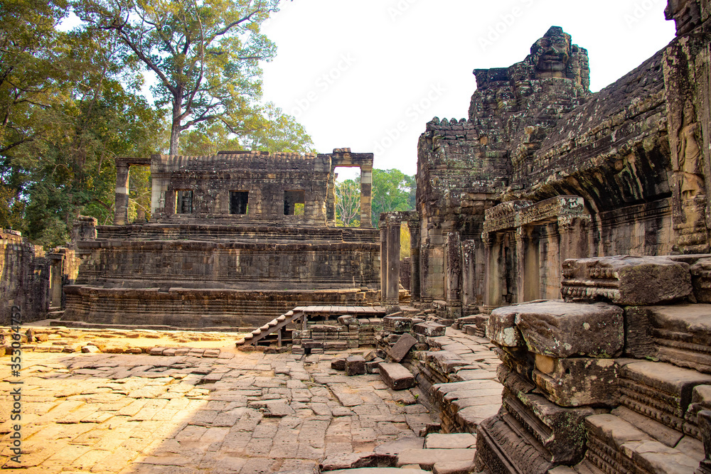 Fototapeta premium Piękny widok na świątynię Bayon w Siem Reap w Kambodży.