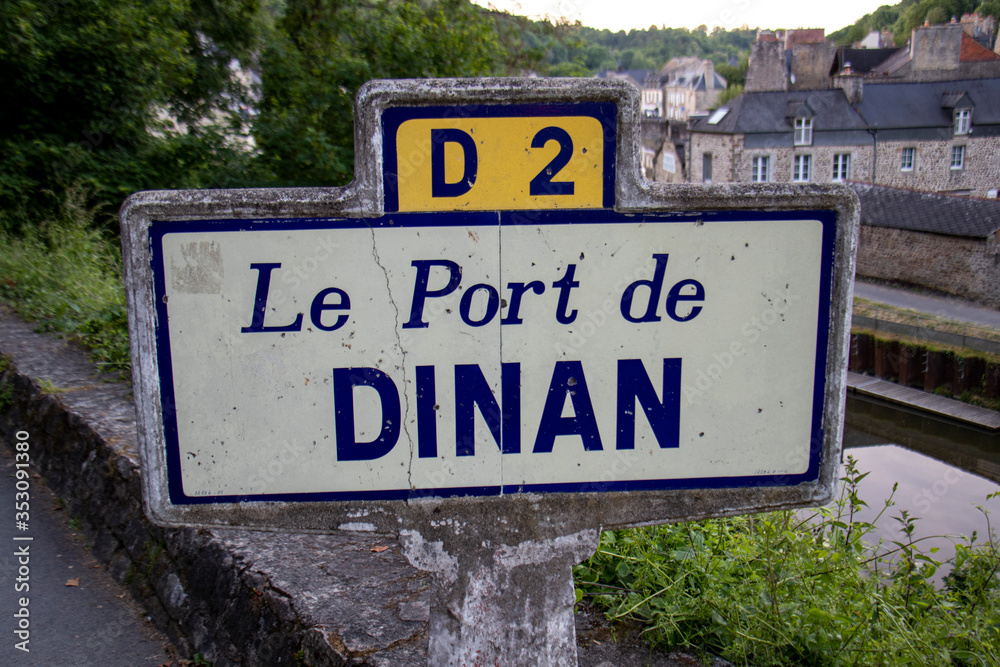 Schild Le Port de Dinan - Frankreich