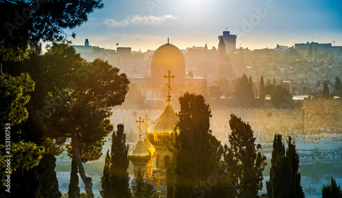 Bild auf Leinwand Church of Mary Magdalene and the Dome of the Rock,  seen trough trees on the Mou