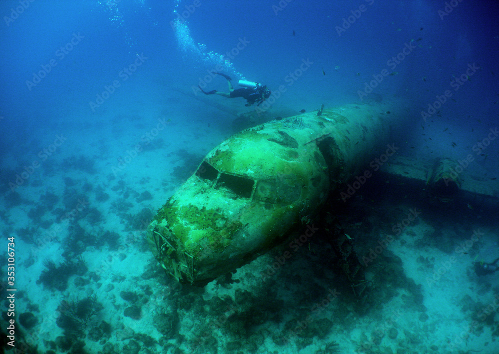 sunken plane on the Caribbean island, Aruba
sunken plane on the Caribbean island, Aruba