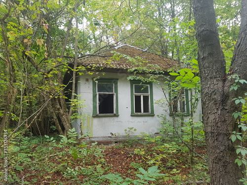 Εκτύπωση καμβά Deserted, derelict house building situated in Pripyat inside the exclusion zone, Chernobyl, evacuated shortly after nuclear disaster in 1986