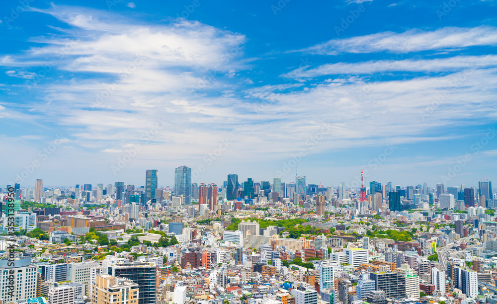 東京風景　5月　青空と緑