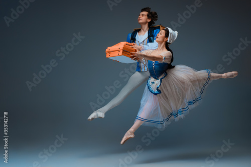 Εκτύπωση καμβά Modern Cinderella and prince hurrying up, deliverying pizza