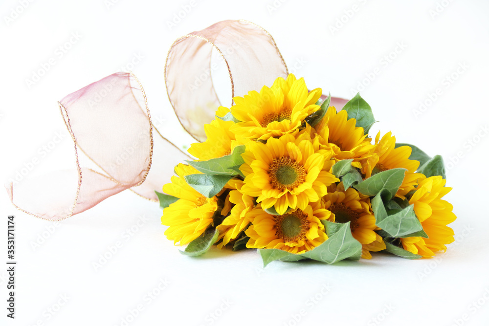 ヒマワリの花束と茶色のリボン Stock Photo Adobe Stock