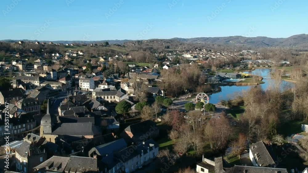 Objat (Corrèze, France) - Vue aérienne du village Objat (Corrèze, France) - Vue aérienne du village