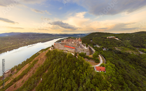 Φωτογραφία Amazing aerial landscapes about the Visegrad Castle in Hungary