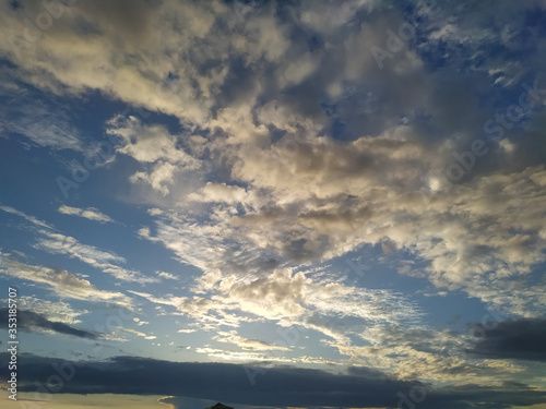 Fototapeta Naklejka Na Ścianę i Meble -  Blue sky with beautiful clouds