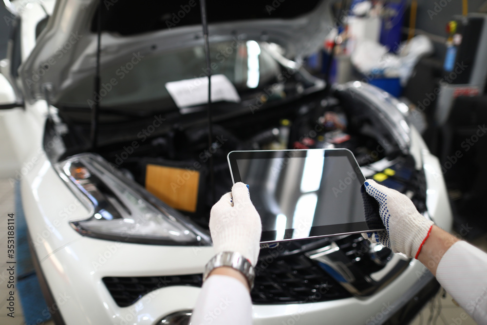 Open hood and modern device Open hood and modern device