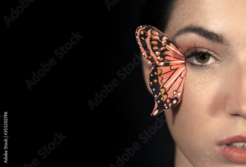 ritratto farfalla ragazza photo