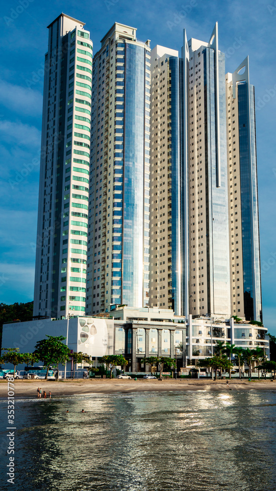 Obraz premium Balneário Camboriú Edificios