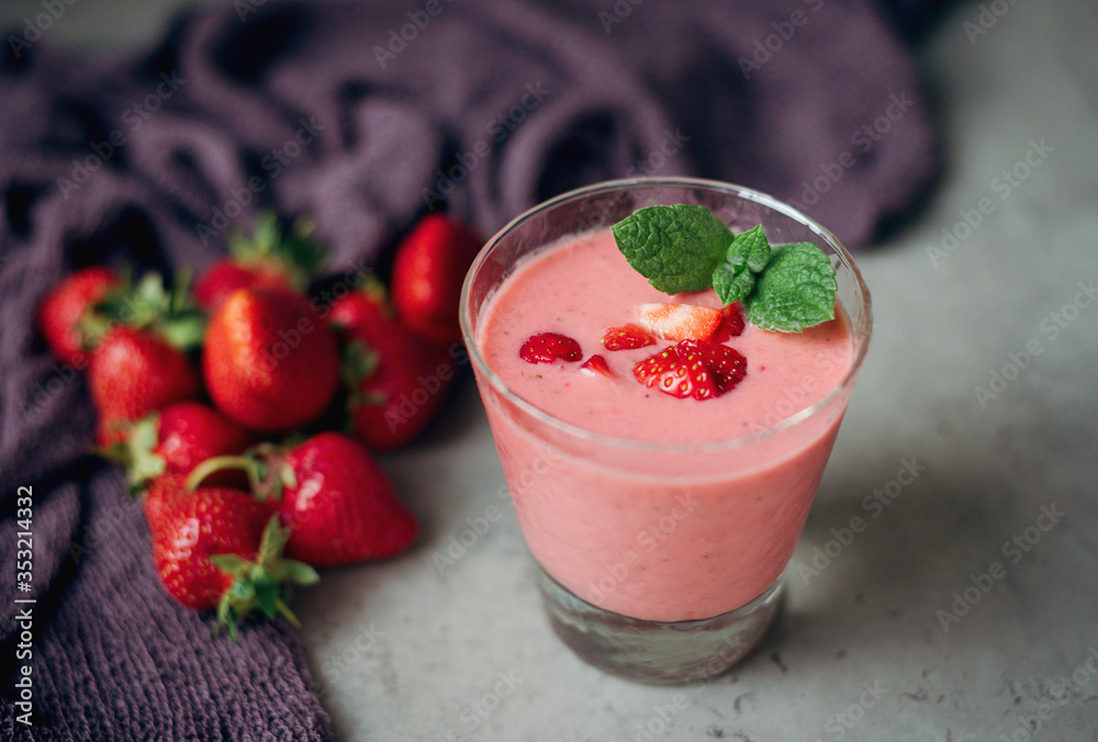 strawberry smoothie with mint strawberry smoothie with mint