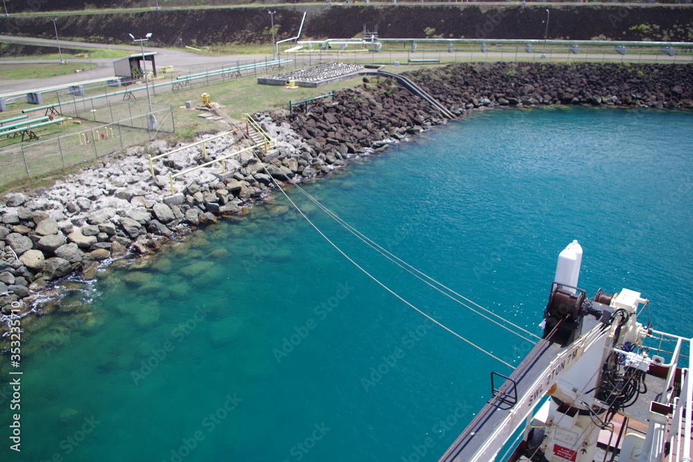 Obraz premium Mooring at terminal