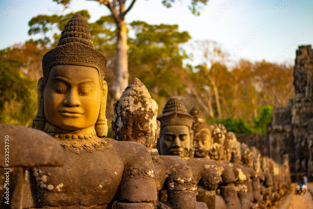 Fototapeta premium Piękny widok na świątynię Angkor Thom w Siem Reap w Kambodży.