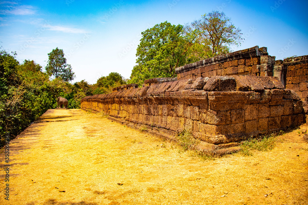 Fototapeta premium Piękny widok na świątynię Angkor Wat w Siem Reap w Kambodży.